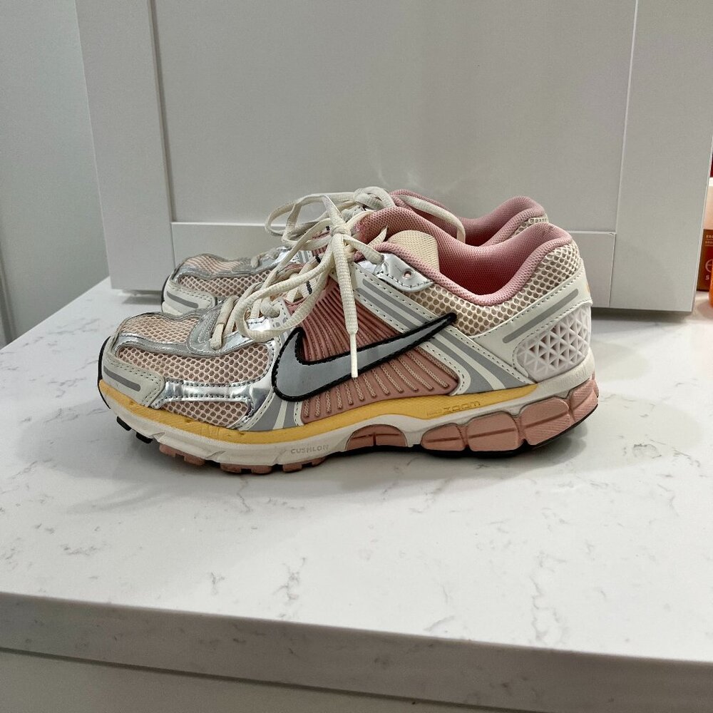 Womens Nike Vomero 8.5